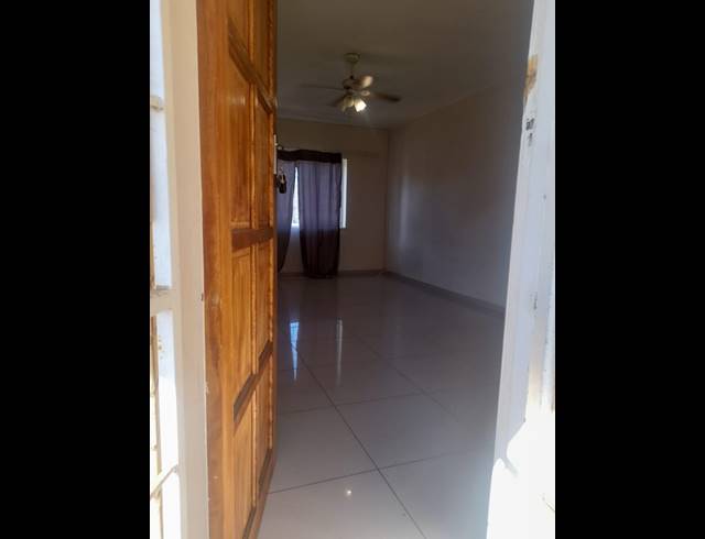 2 BEDROOM FLAT RENTED IN ESSENWOOD